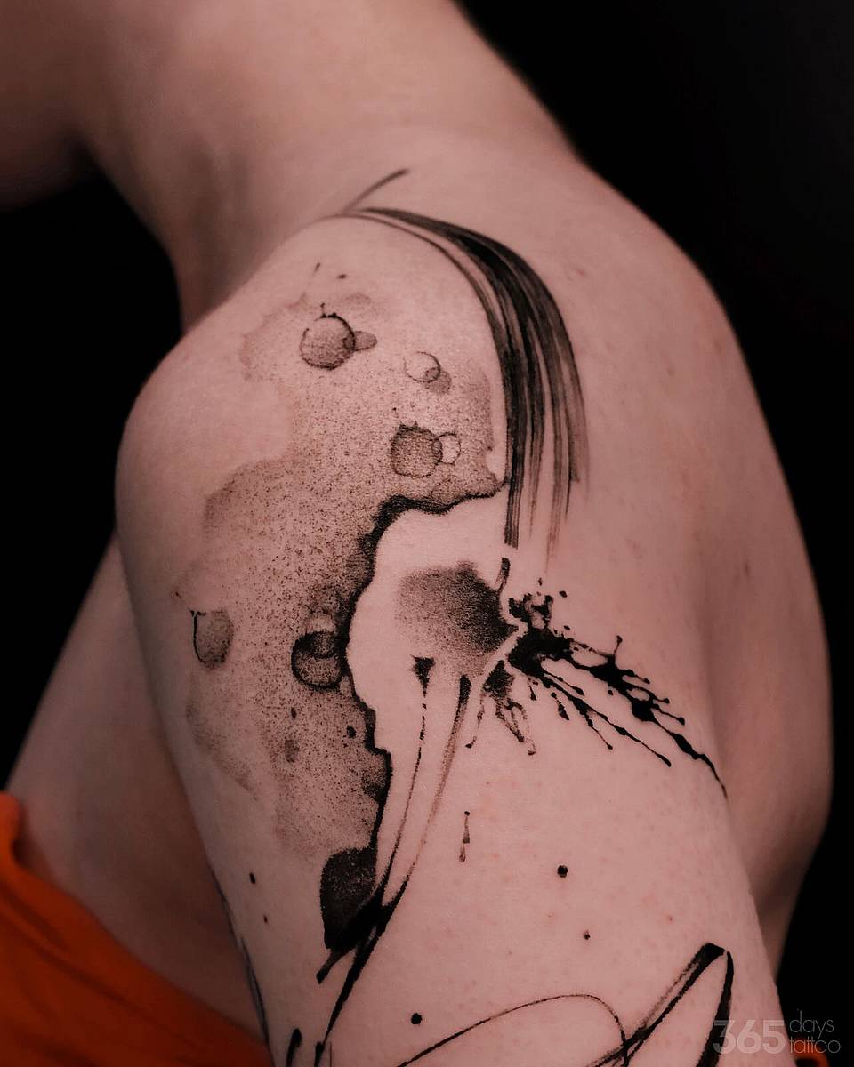 Abstract Ink Splash Shoulder
