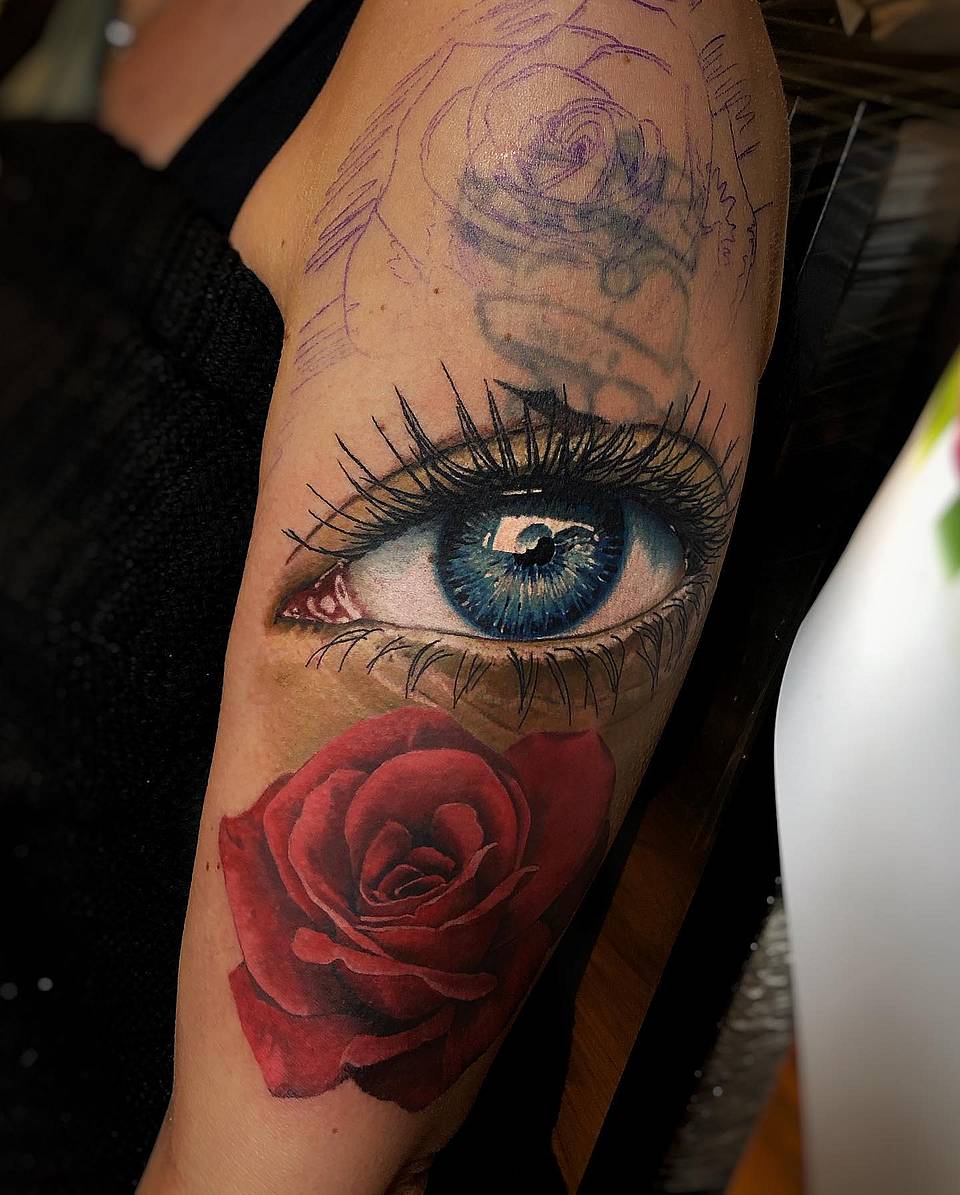 Azure Gaze and Crimson Rose