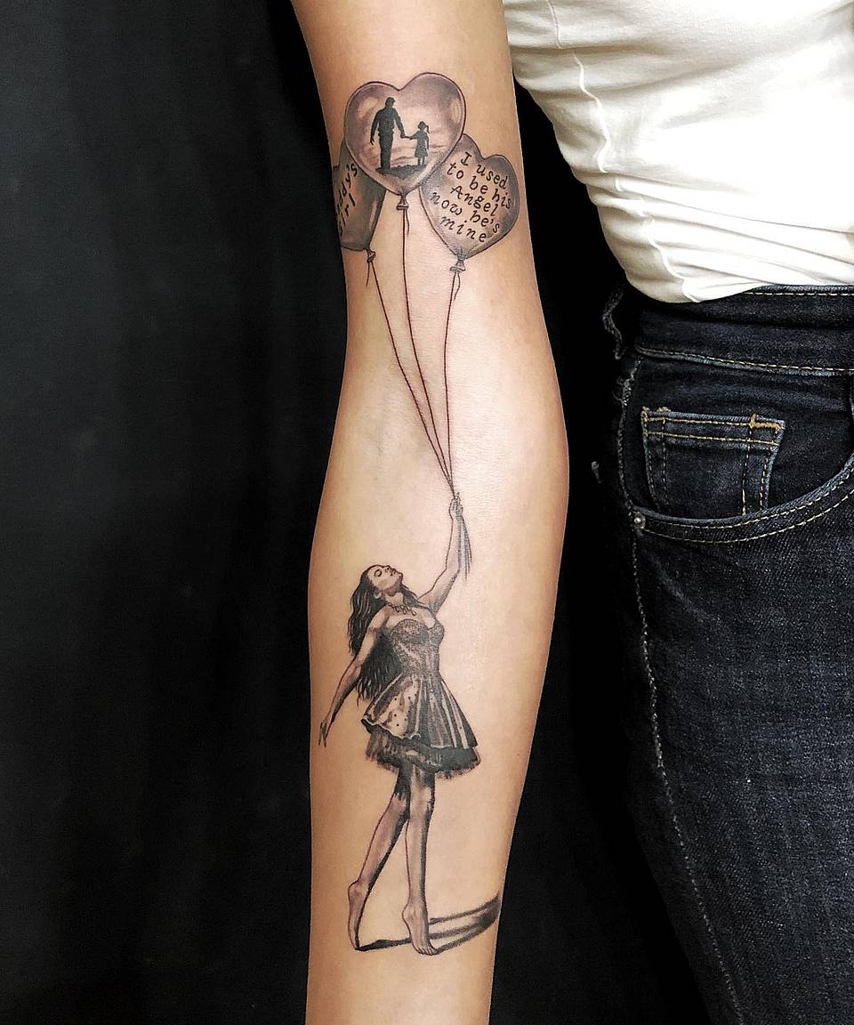 Balloon Girl with Family Heart