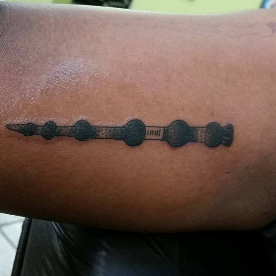 Beaded Arrow Linework