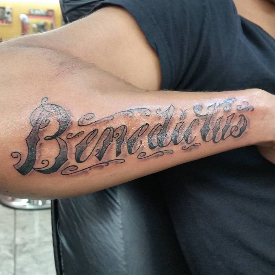 Benedictus Script Lettering