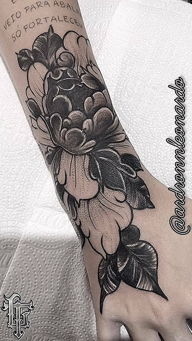 Blackwork Peony Handpiece