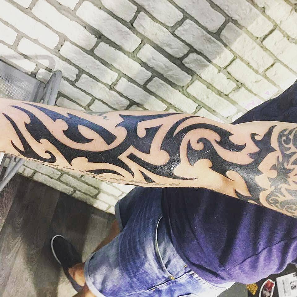 Blackwork Tribal Flow Forearm