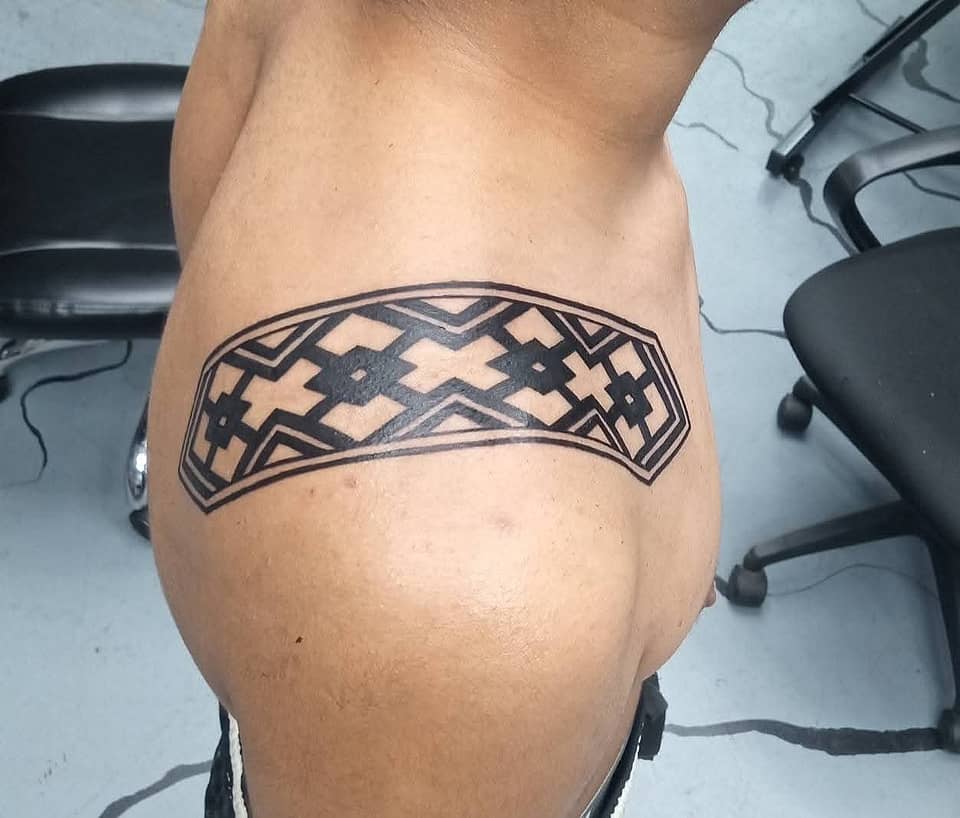 Bold Geometric Shoulder Band