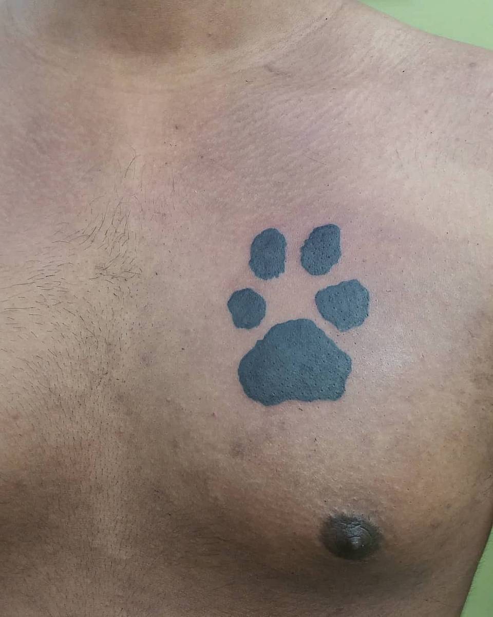 Bold Paw Print Tribute