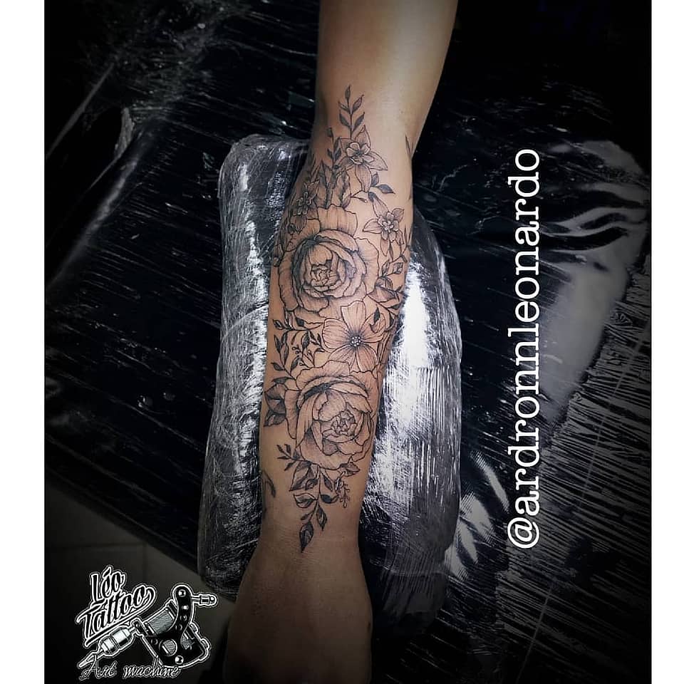 Botanical Rose Forearm Bouquet
