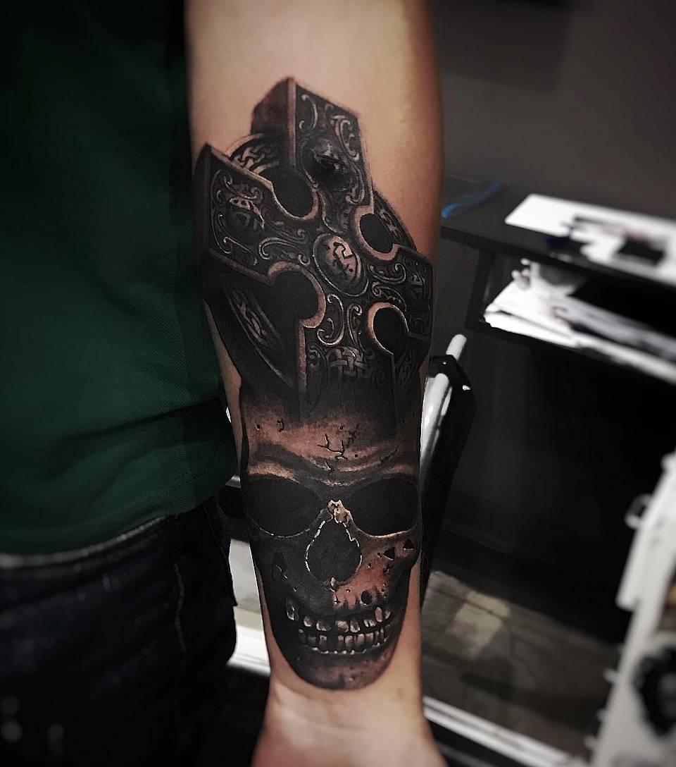 Celtic Cross and Skull Realism