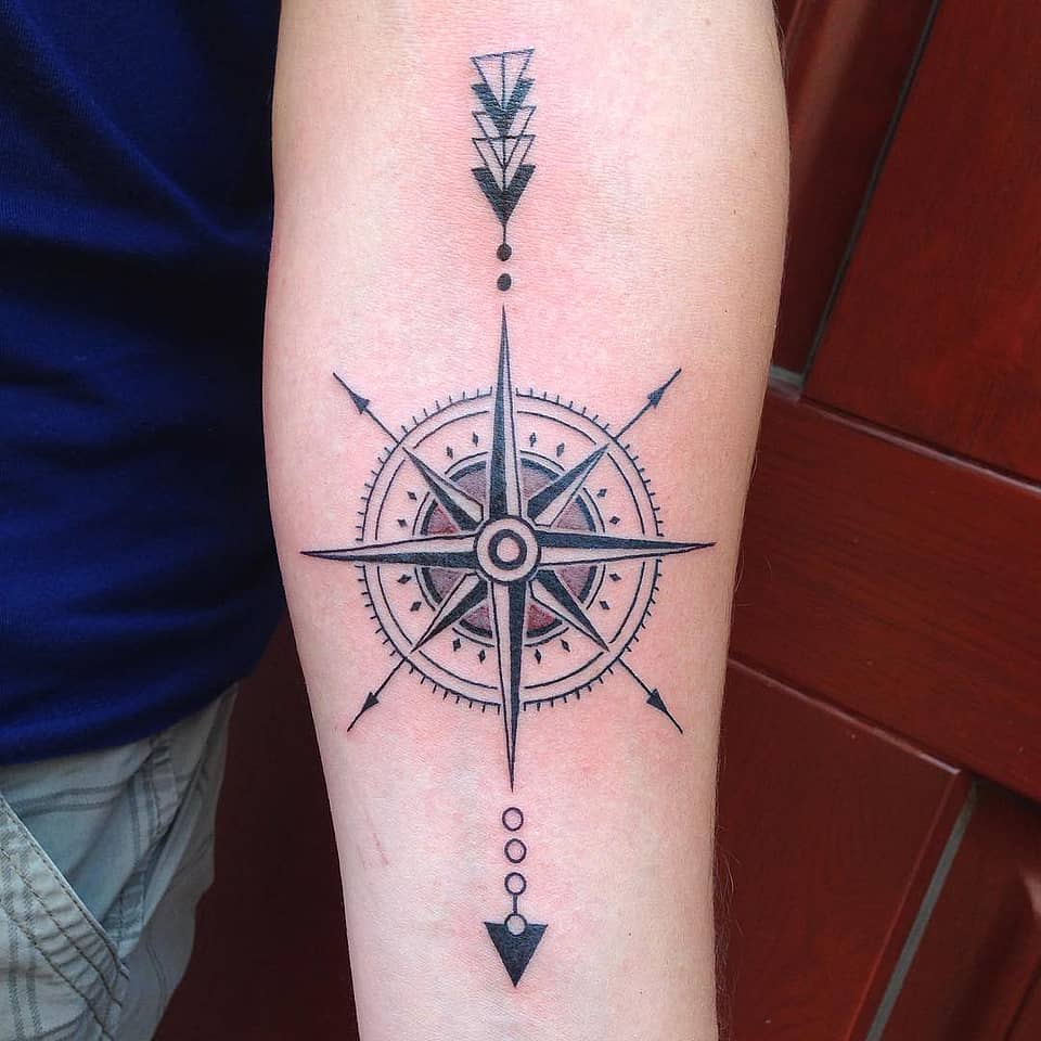 Compass Rose with Arrow Accents
