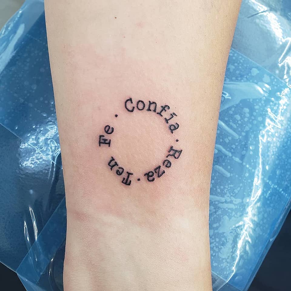 Confia • Reza • Ten fe Circle