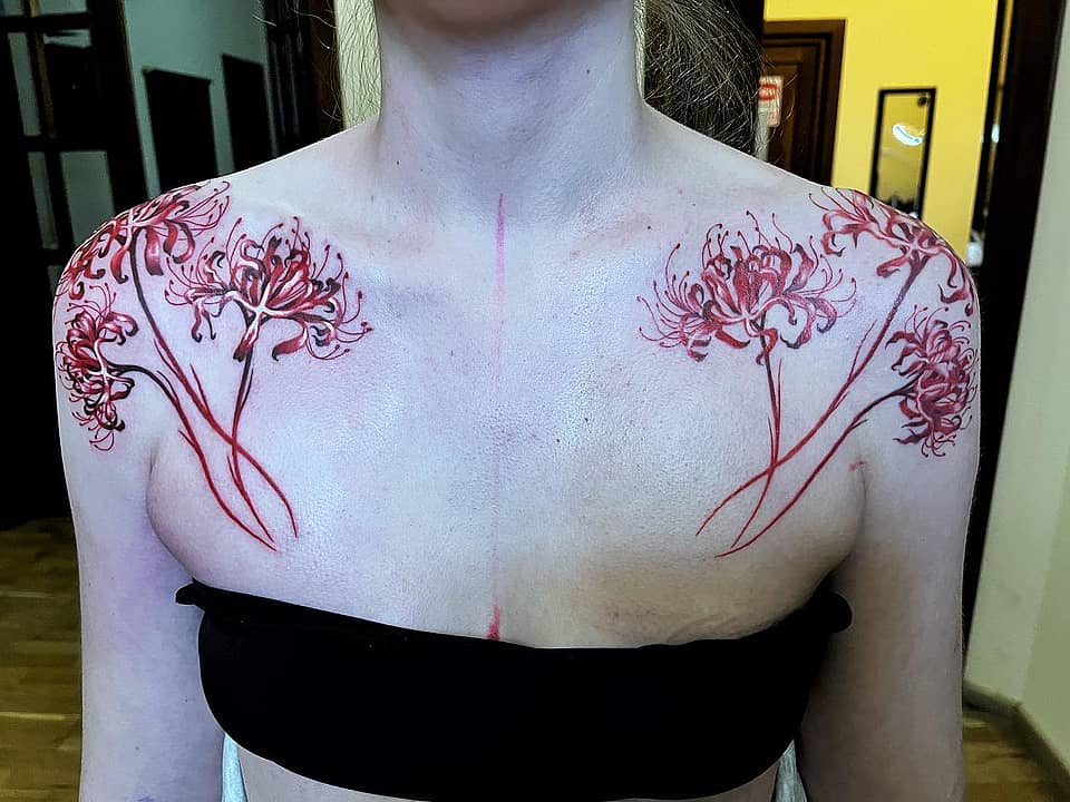 Crimson Spider Lily Collarbone Bouquet