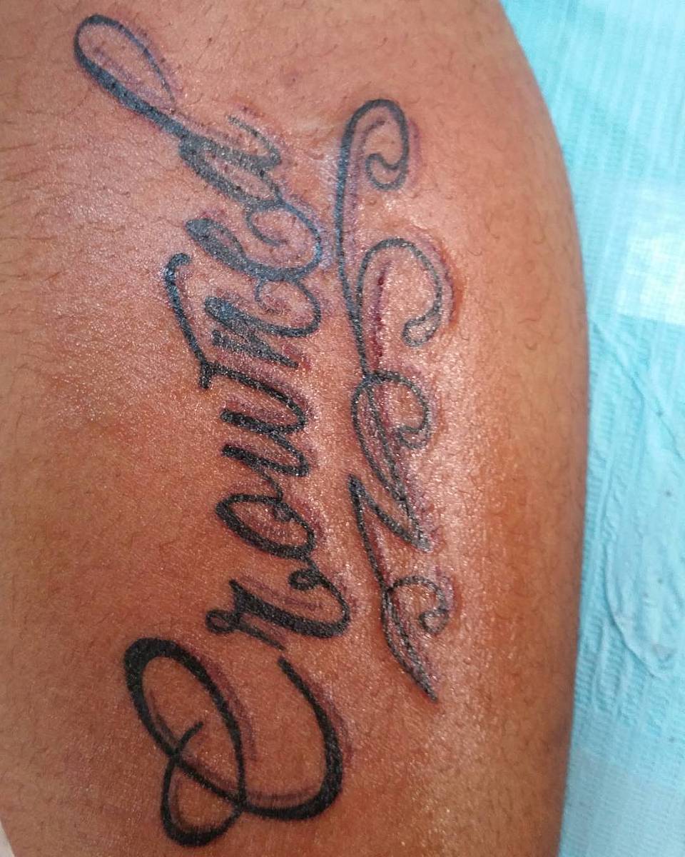Crowned Flourish Script