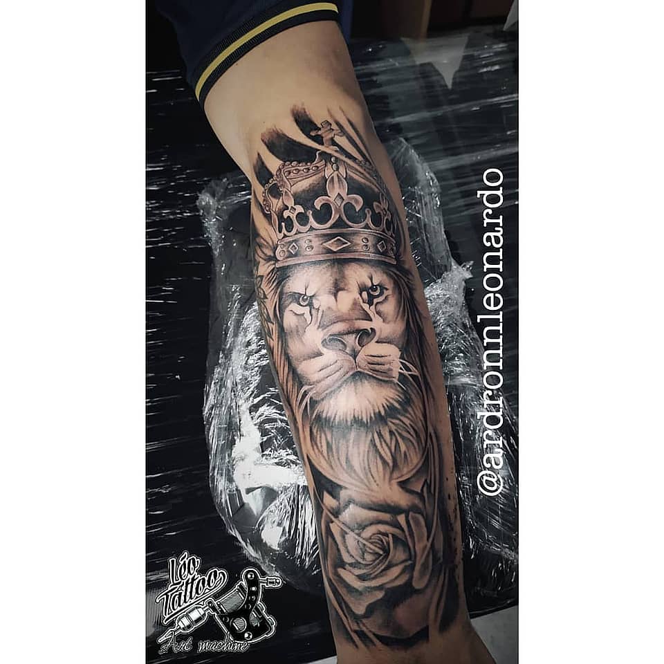 Crowned Lion with Rose