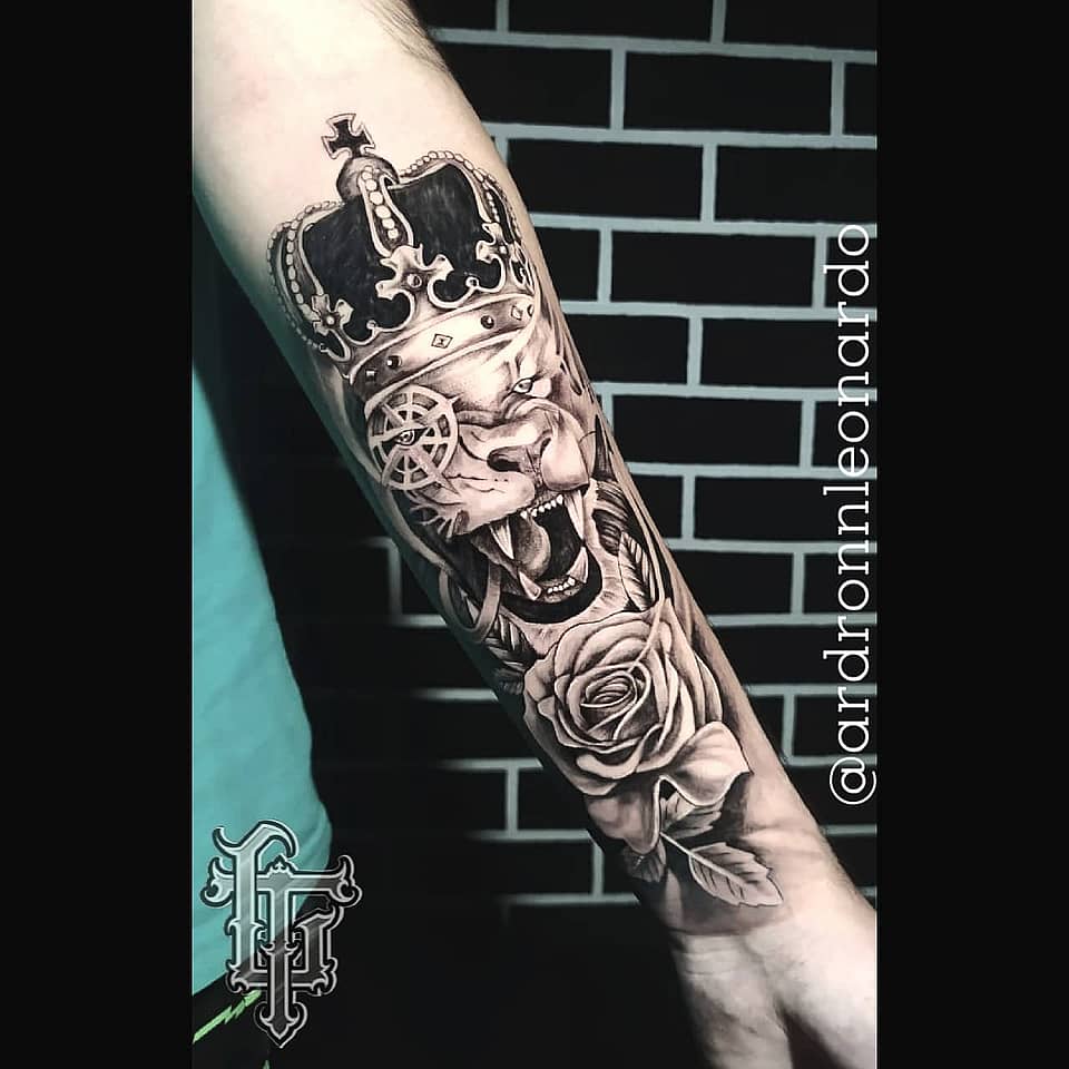Crowned Lion with Rose and Compass