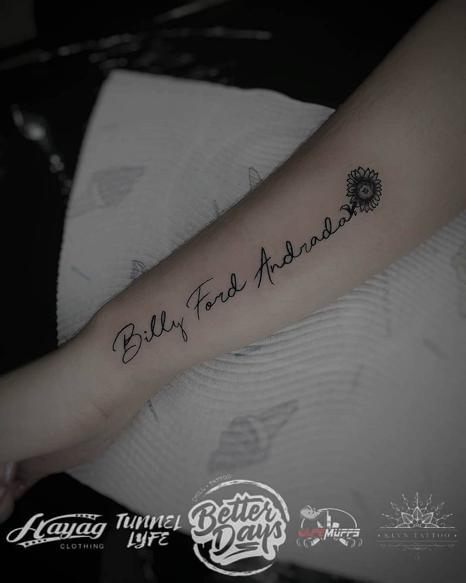 Cursive Name with Sunflower
