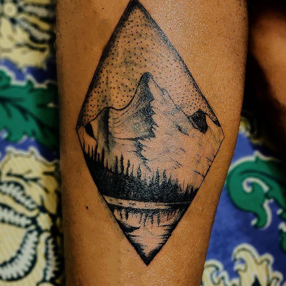 Diamond Peak Reflection