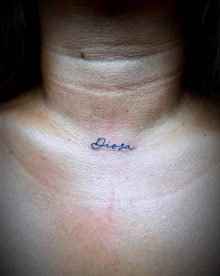 Diosa Neckline Script