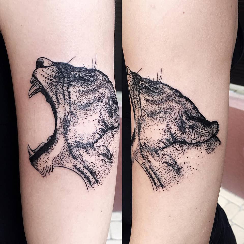 Dotwork Roaring Lioness