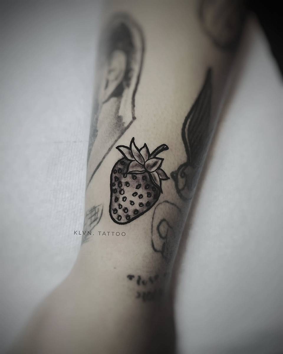 Dotwork Strawberry