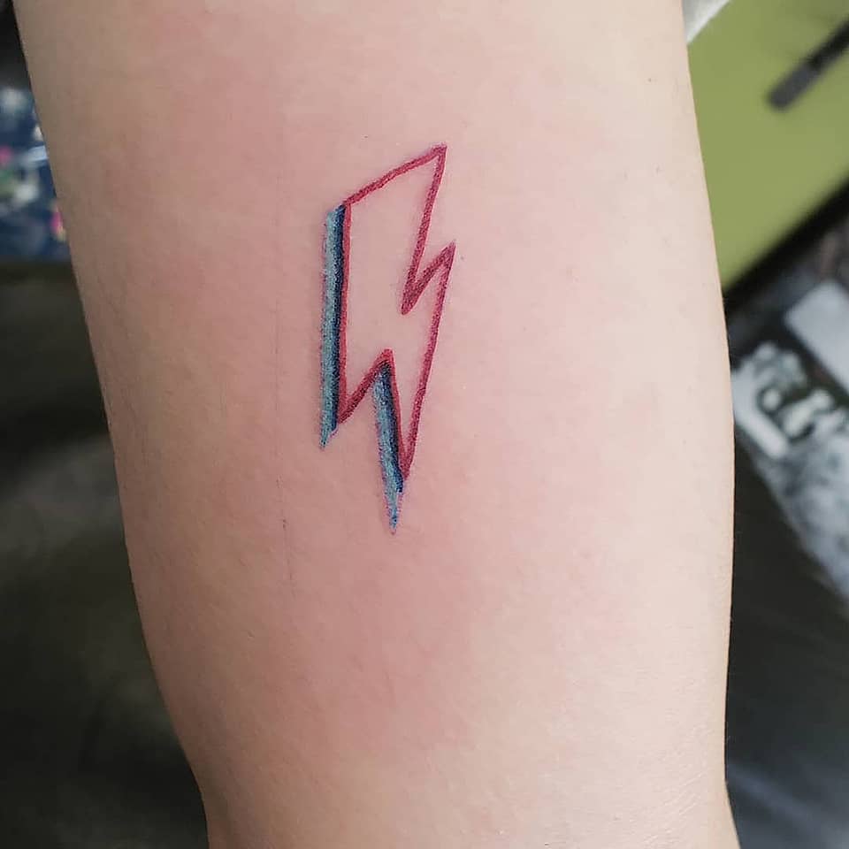 Dual-Outline Lightning Bolt