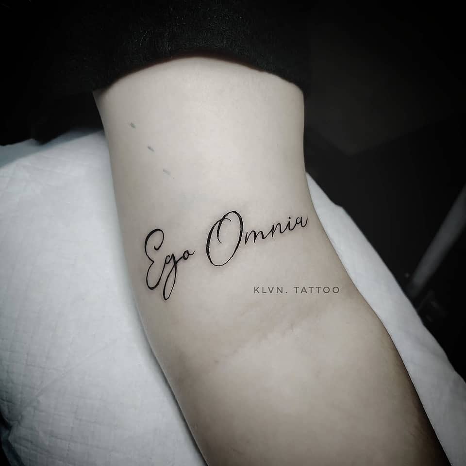 Ego Omnia — Cursive Script