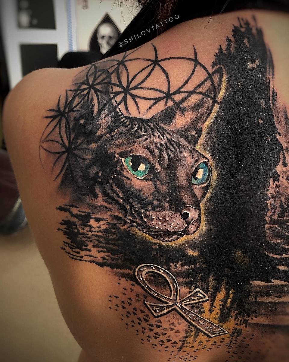 Emerald-Eyed Sphynx and Ankh