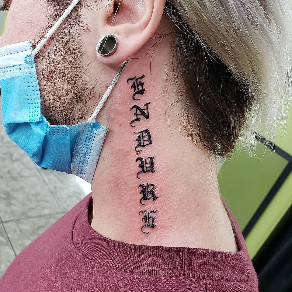 Endure Vertical Blackletter