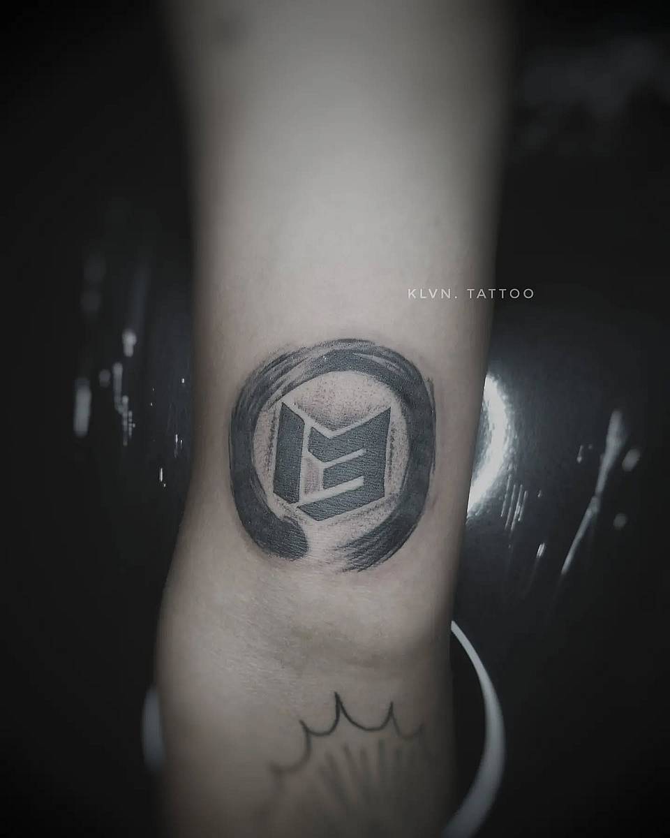 Enso Geometric Emblem