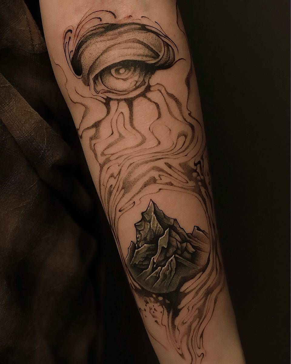 Eye Over the Peaks