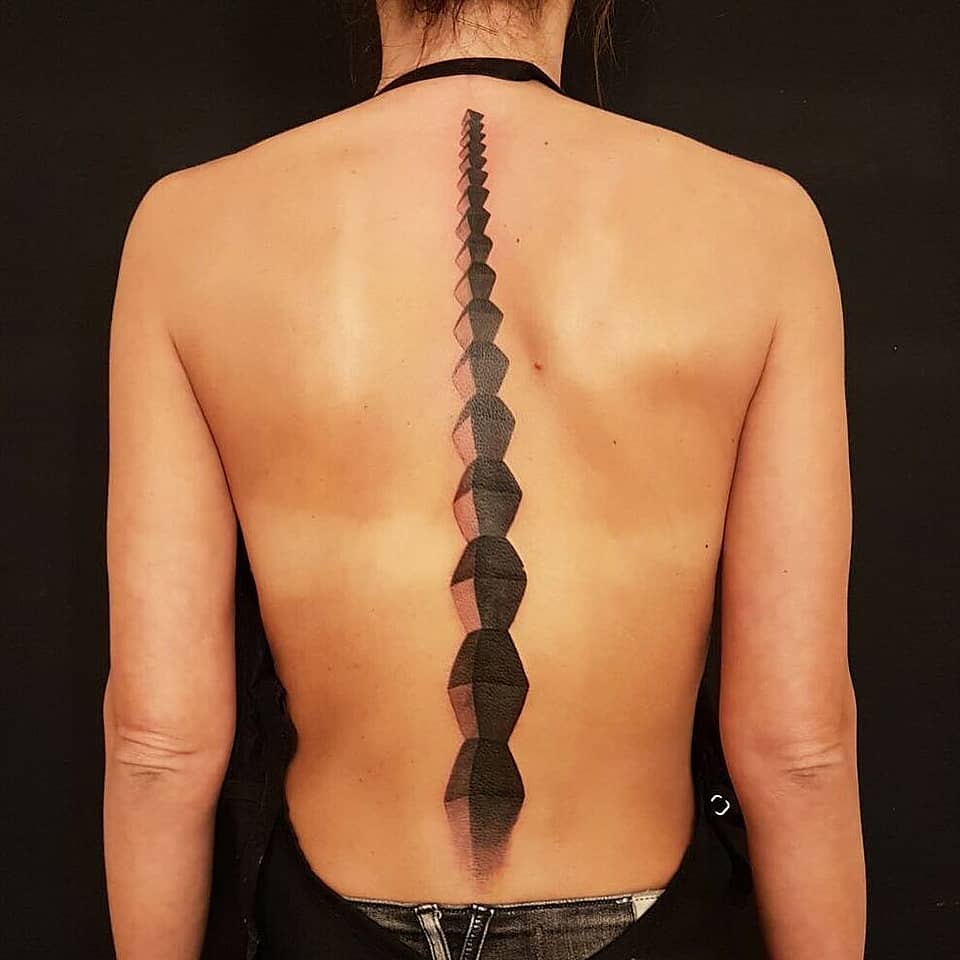 Faceted Spine Column