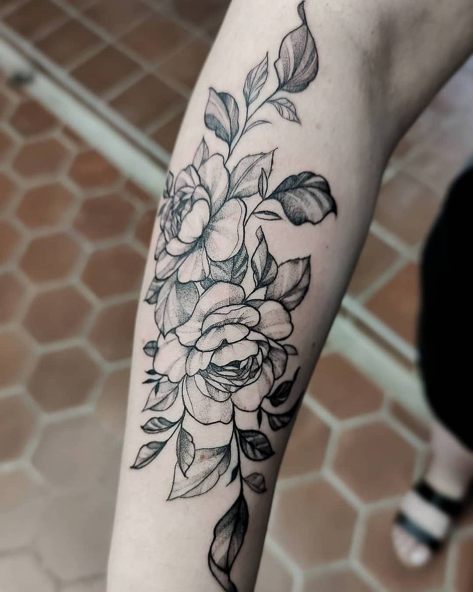 Fine Line Rose Bouquet
