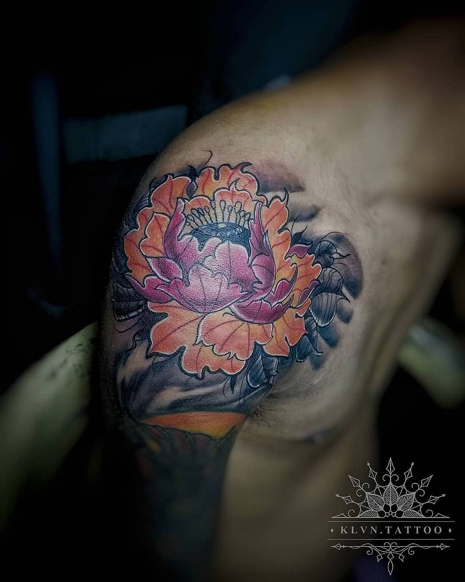 Flaming Peony Shoulder Piece