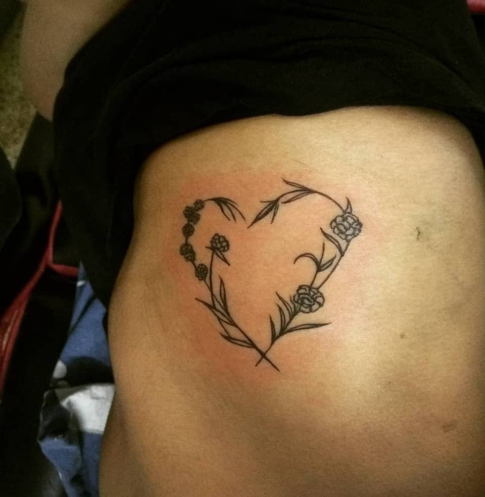 Floral Vine Heart Outline