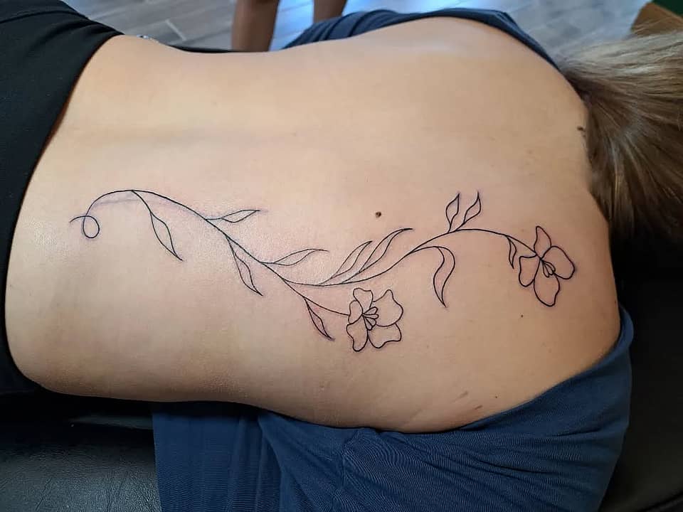 Flowing Floral Vine
