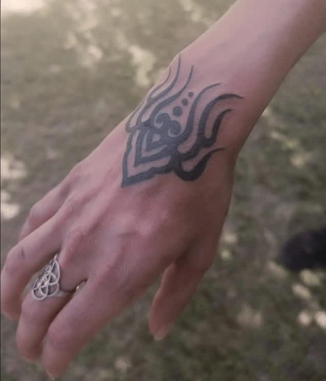 Flowing Sigil Blackwork