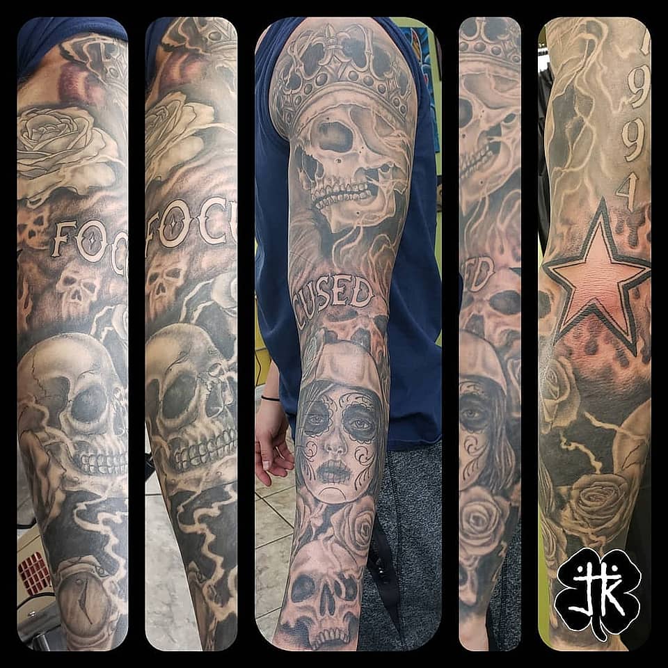 Focused Crowned Skulls and Roses