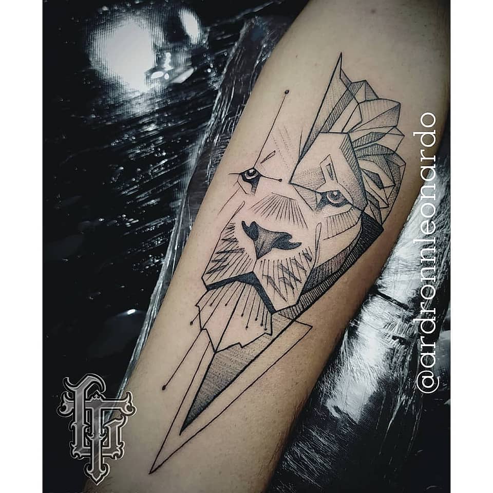 Geometric Lion Linework