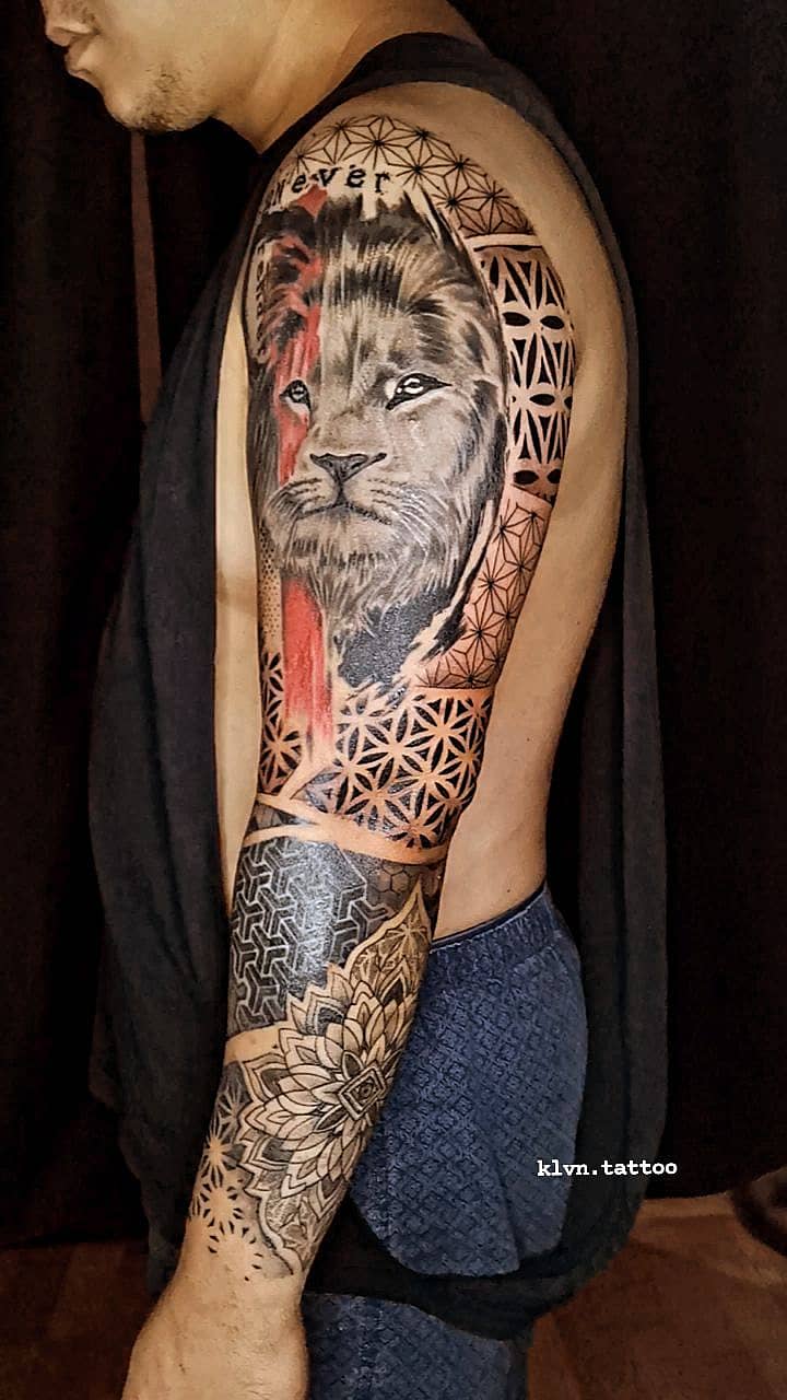Geometric Lion Sleeve