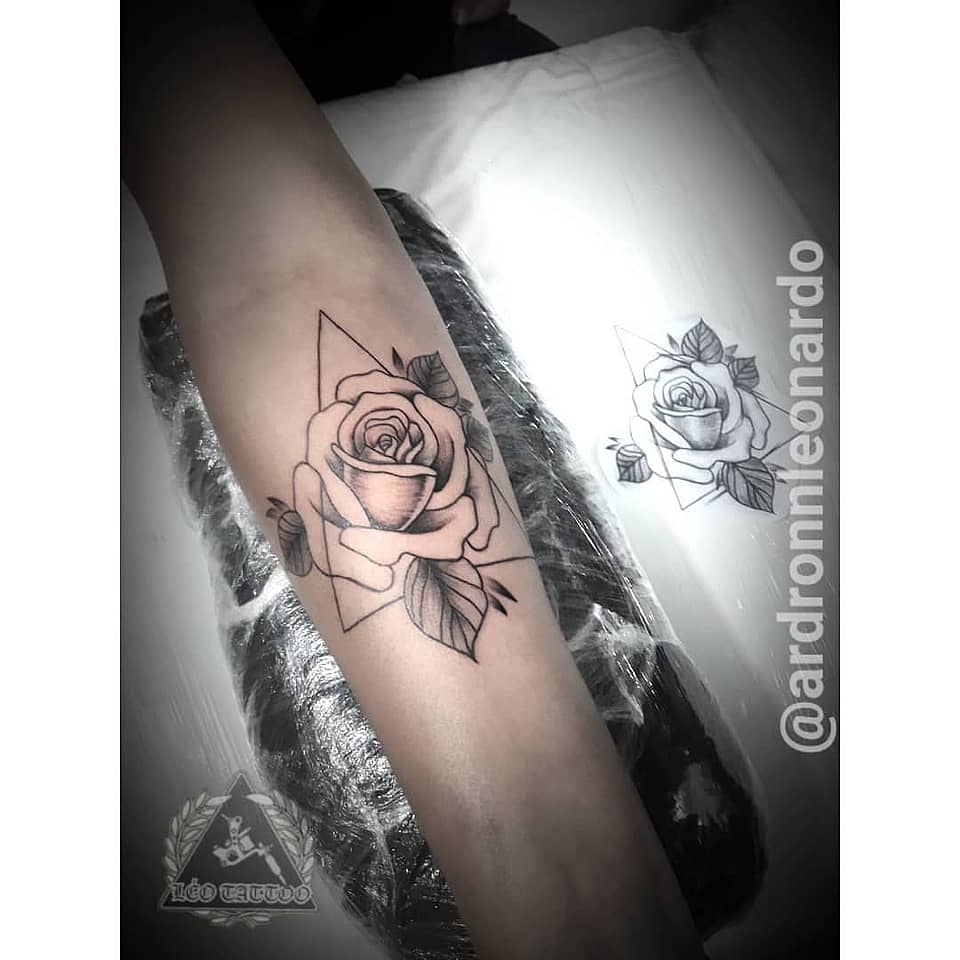 Geometric Rose Outline
