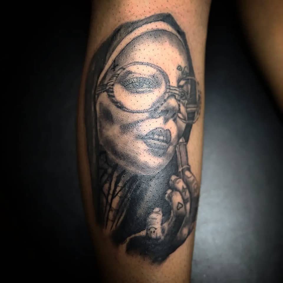 Goggled Nun Noir