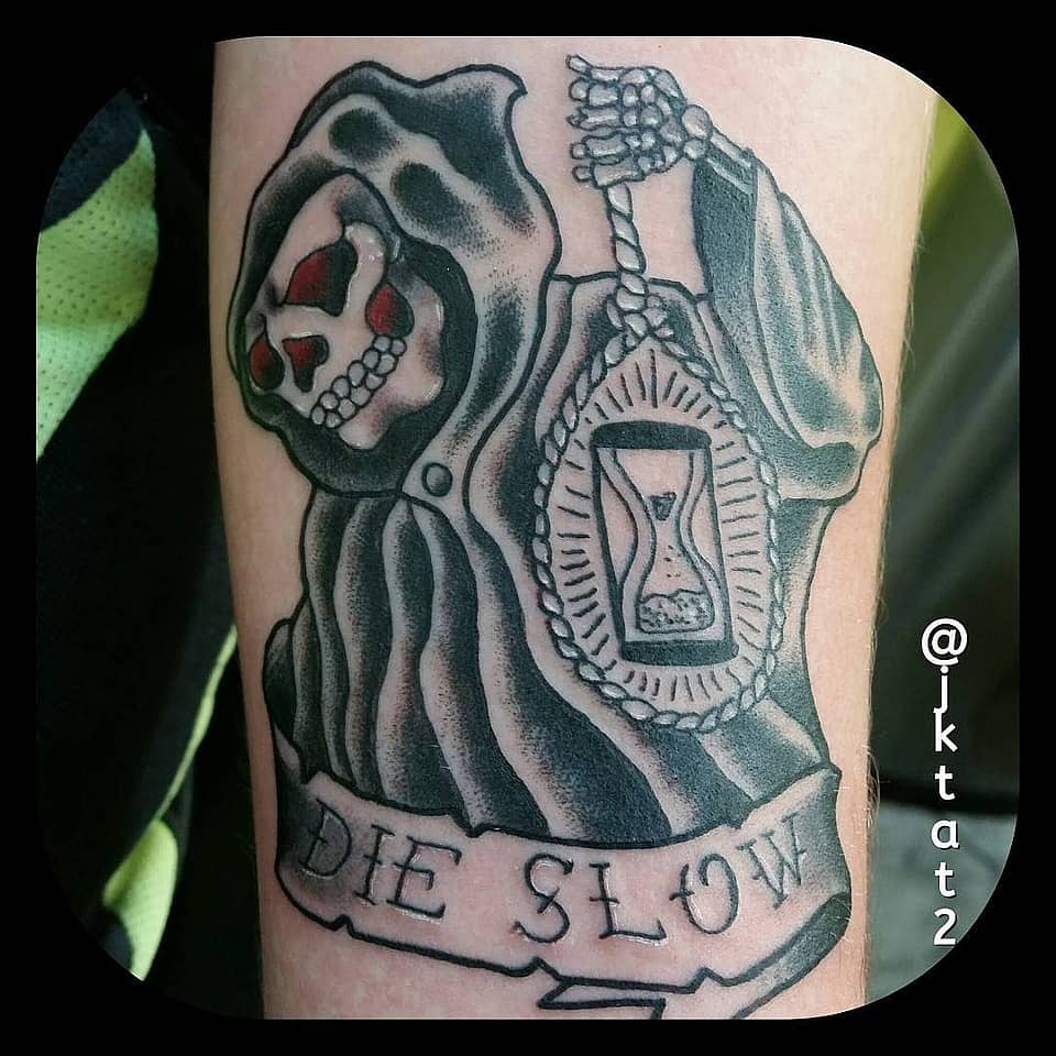 Grim Reaper Hourglass – Die Slow