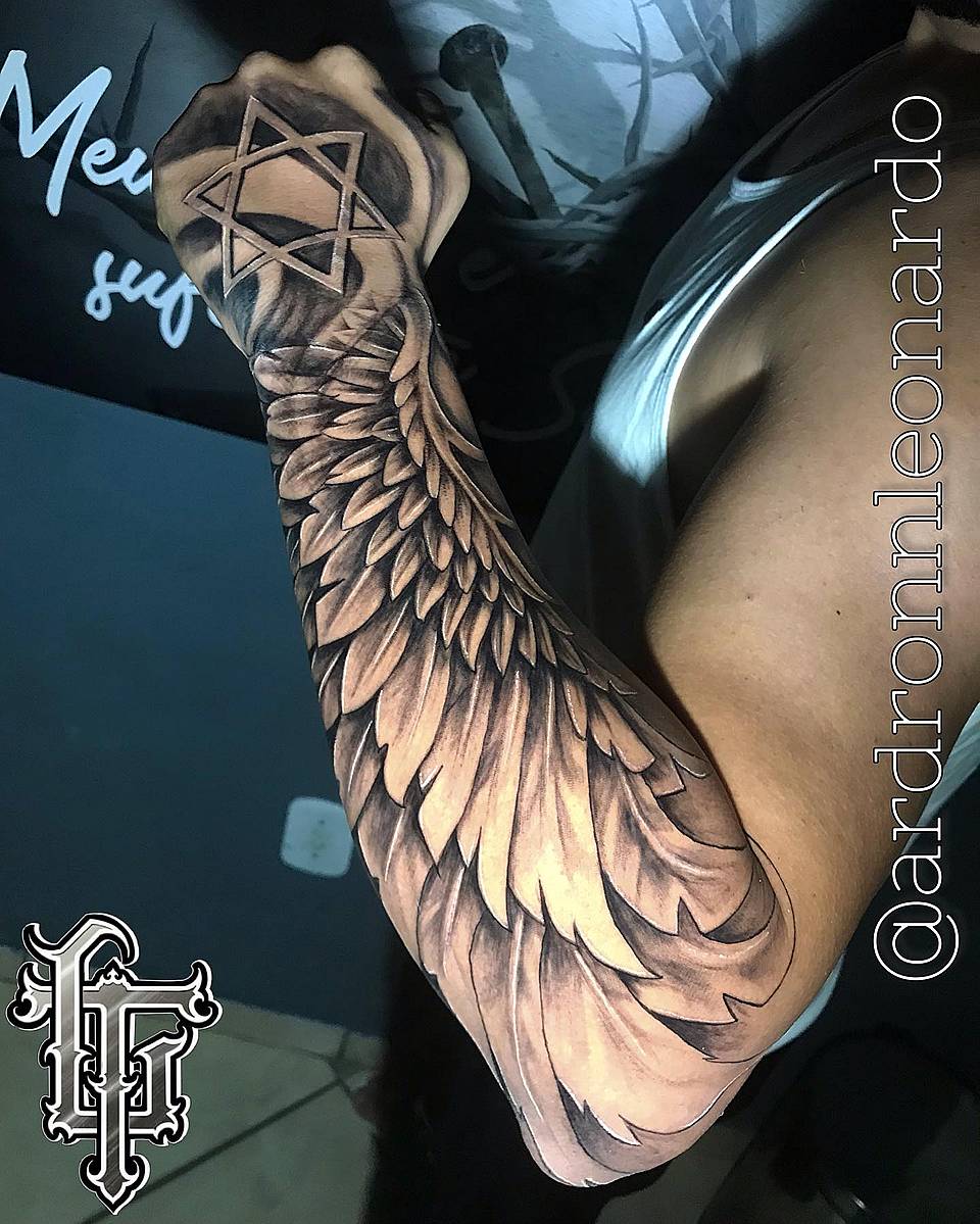 Guardian Wing Sleeve with Star