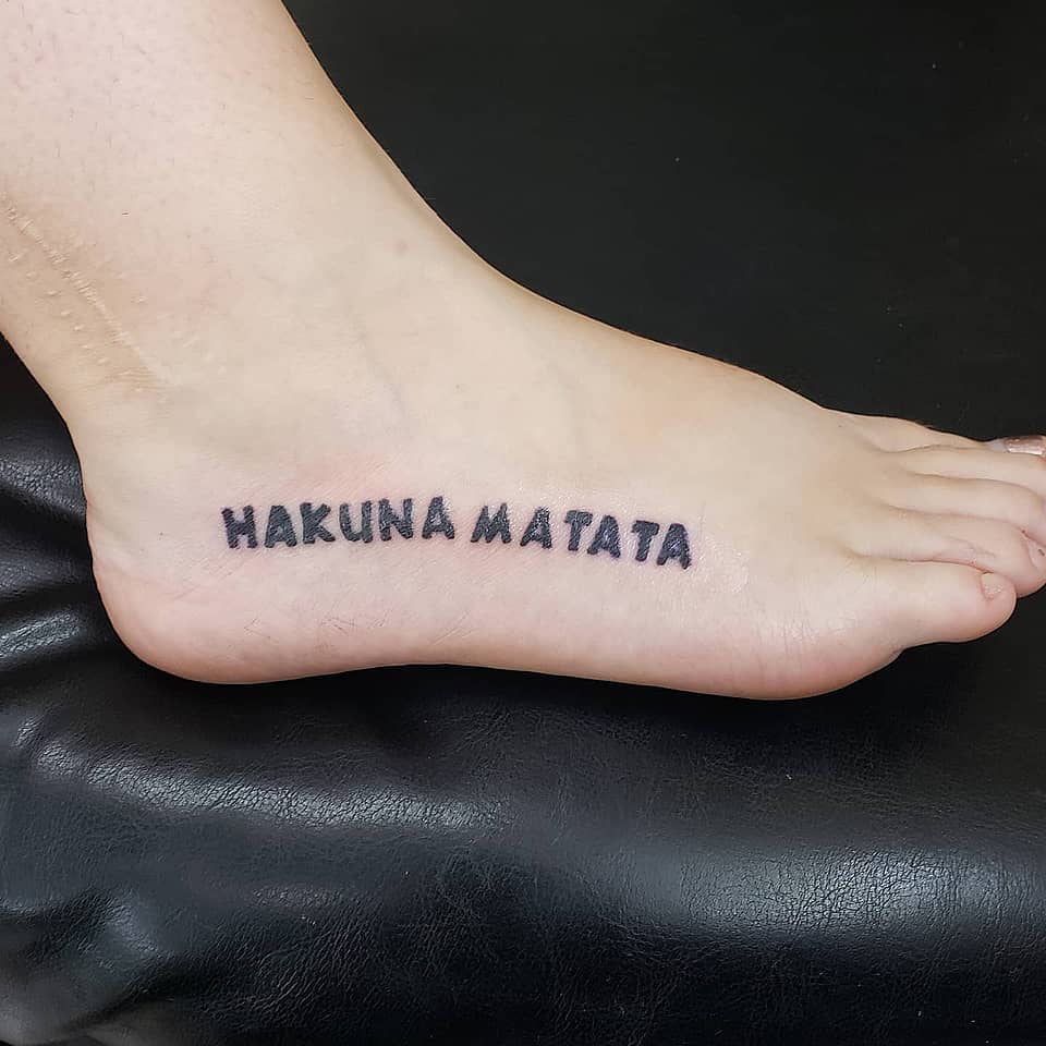 Hakuna Matata Side-Foot Script