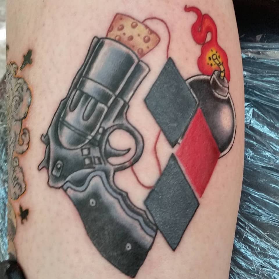 Harley Quinn Mayhem: Cork Gun and Bomb