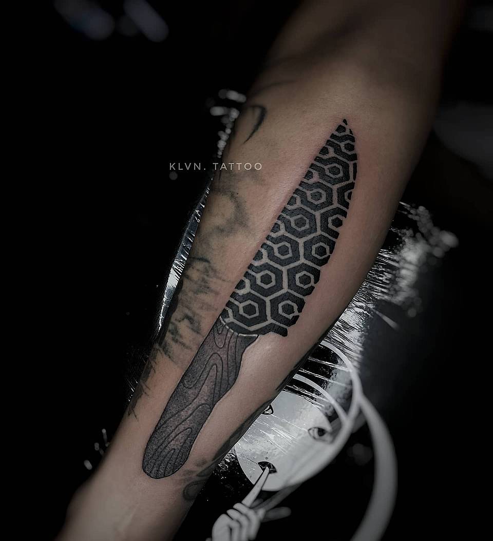 Hex-Pattern Knife