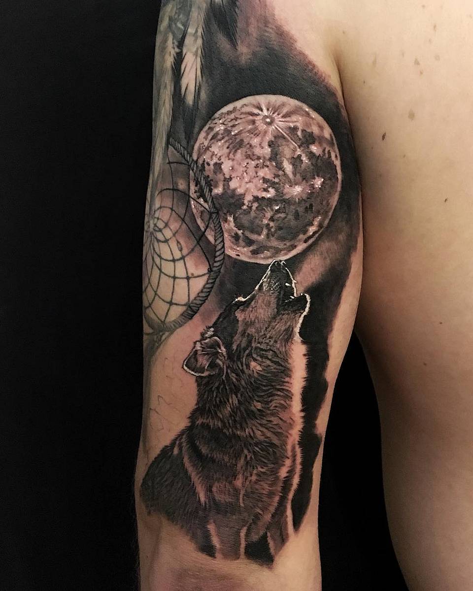 Howling Wolf, Moon & Dreamcatcher