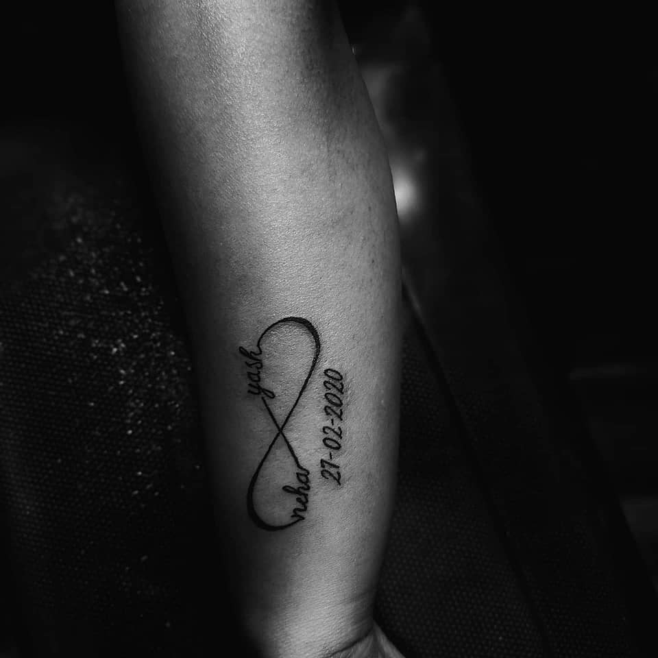 Infinity Love Script with Names and Date