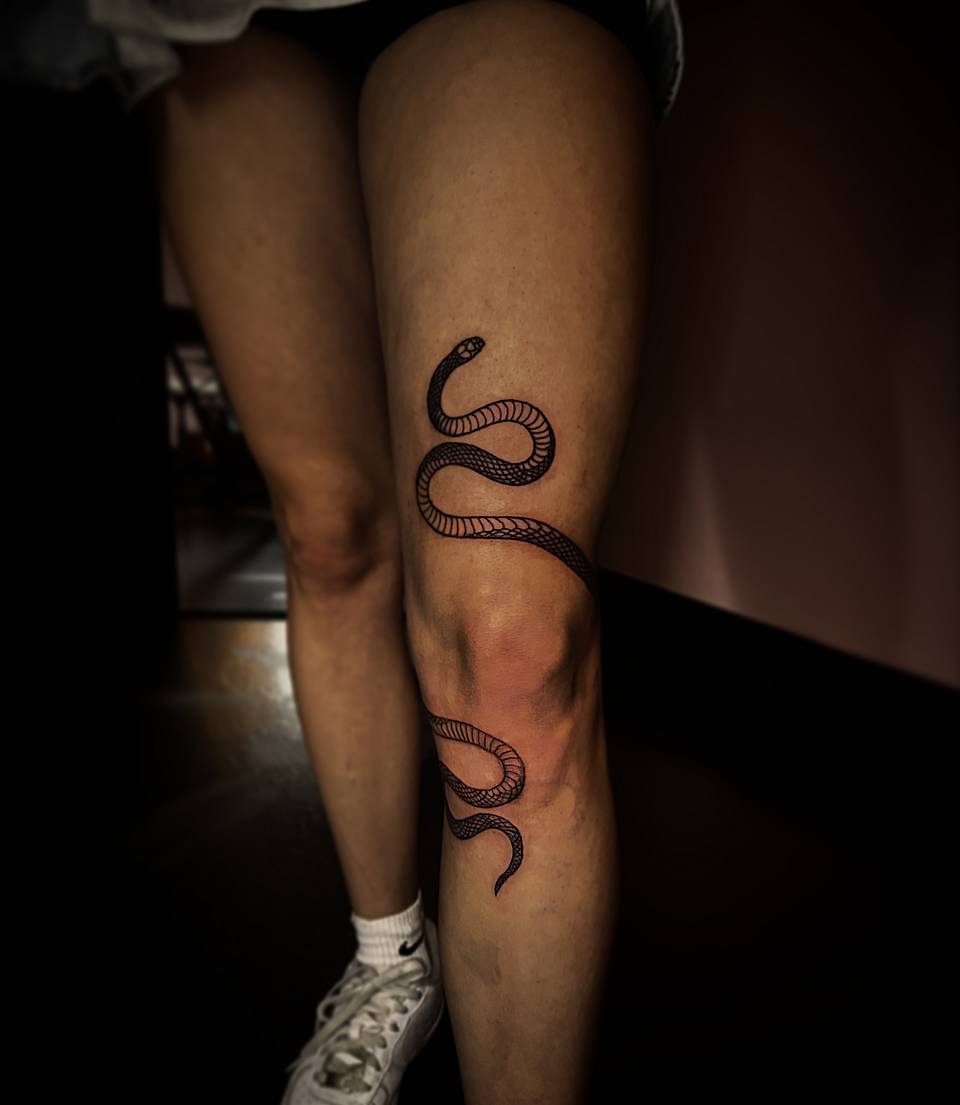 Knee-Wrapping Snake