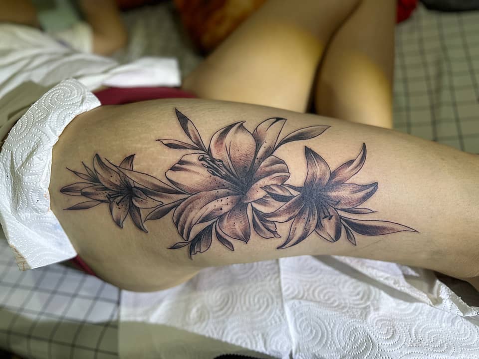 Lily Bloom Thigh Piece