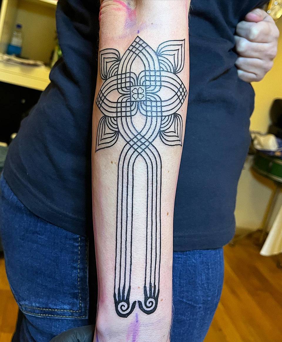 Linear Celtic Knot Flower