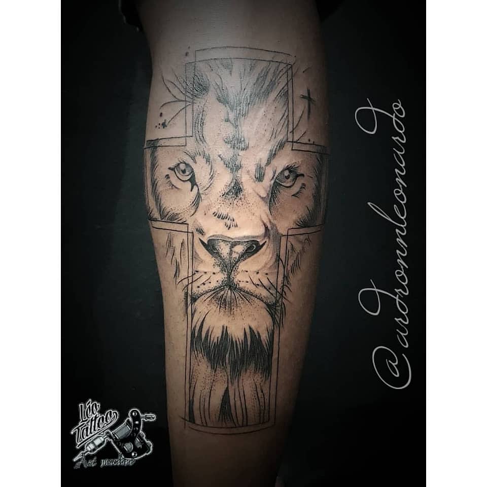 Lion Cross Portrait